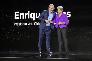 Companie tehnologică renumită pentru generații renunță la mii de angajați pentru AI