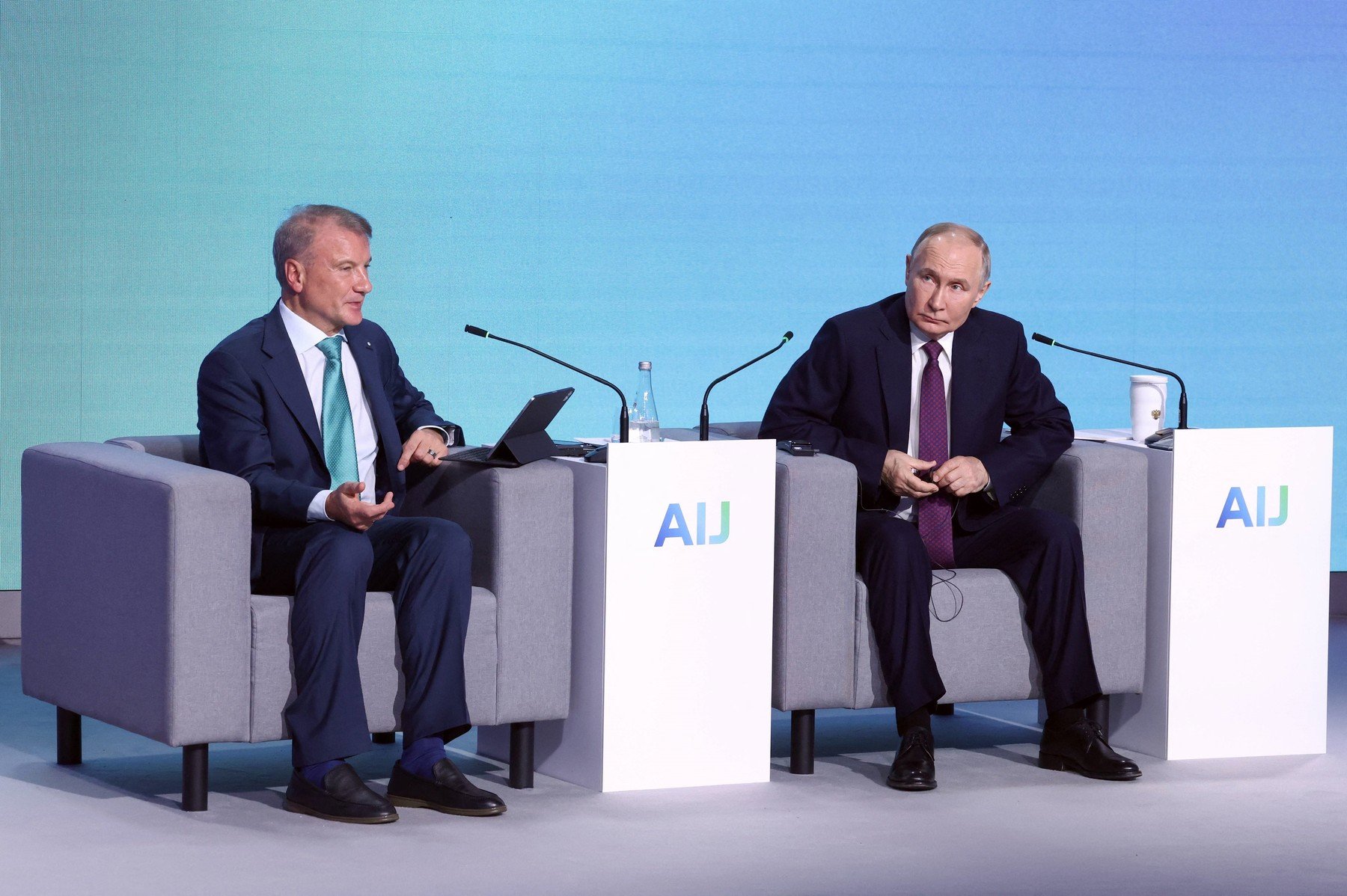 Putin solicită dezvoltarea unei inteligențe artificiale independente, catalogând chatboții occidentali ca fiind „inacceptabili”