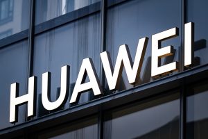 Bloomberg: Uniunea Europeană planifică să interzică prezența Huawei în rețelele de telefonie mobilă ale statelor membre