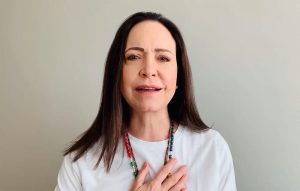 Maria Corina Machado, laureată a Nobelului pentru Pace 2025, vista drept fugitivă dacă părăsește Venezuela pentru a primi distincția