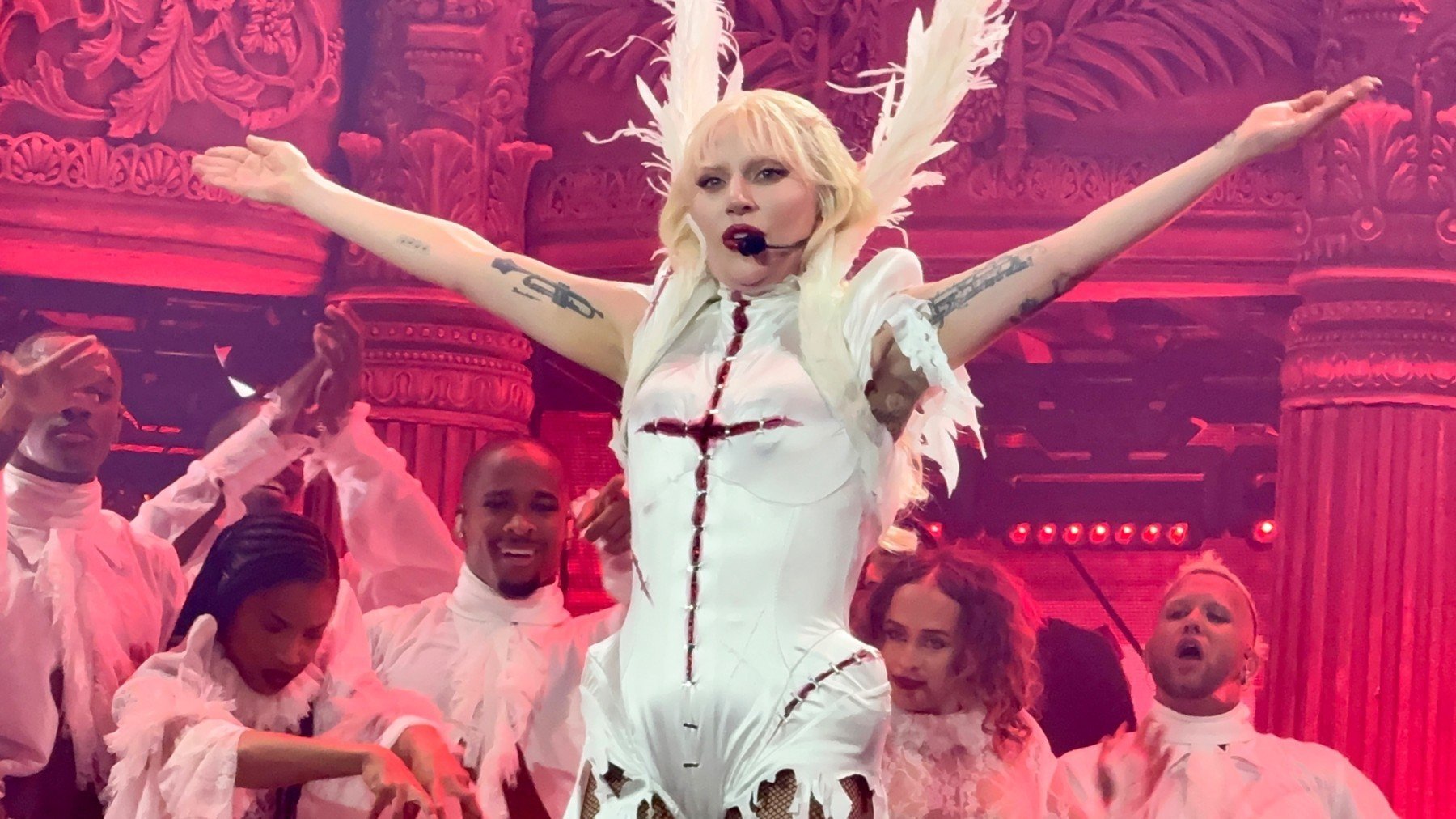 Lady Gaga a dezvăluit sincer experiențele sale cu problemele psihice severe: „Nu credeam că voi reuși să depășesc această situație”