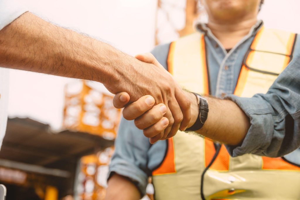 Avocați avertizează asupra diferențierii dintre parteneriatele public-private și concesiuni în legislația românească, ce poate exclude proiecte promițătoare și restricționa accesul la finanțare