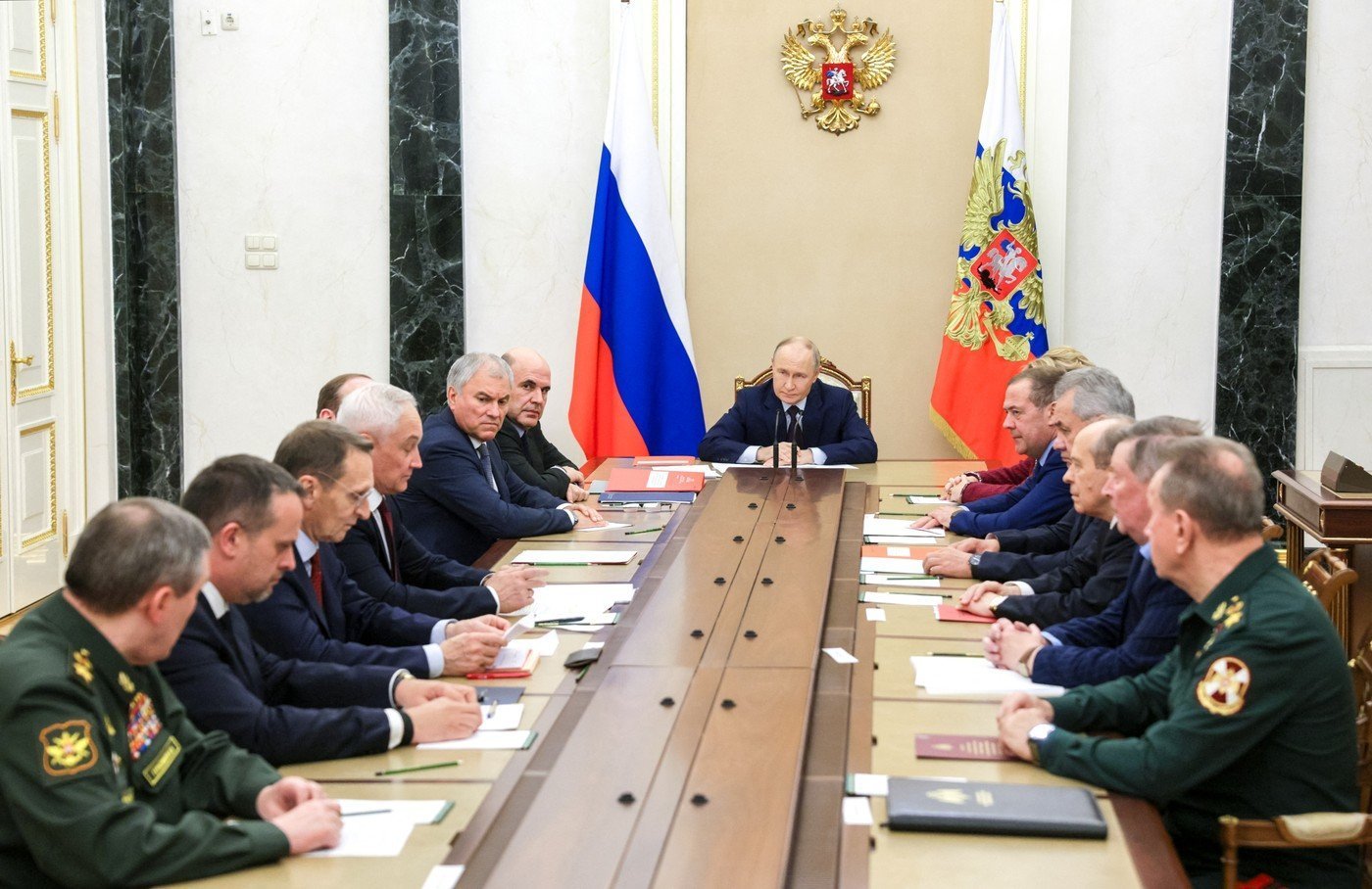 [ad_1] Președintele rus Vladimir Putin i-a încurajat marți pe reprezentanții Organizatiei de Cooperare de la Shanghai (OCS), inclusiv pe cei din China, India și Iran, să-și sincronizeze politicile energetice, conform agenției de știri internaționale care transmite informația, citată de o agenție de presă românească