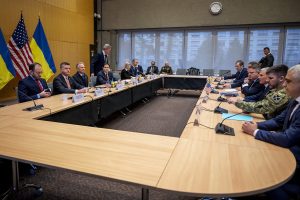 Un oficial american de rang înalt susține că Statele Unite au făcut presiuni asupra Ucrainei pentru a accepta acordul la negocierile de la Geneva