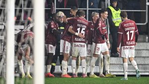 Rapid învinsă sever în Gruia, FCSB coboară în clasament! Analiza detaliată a pozițiilor după etapa a 17-a din Superligă.