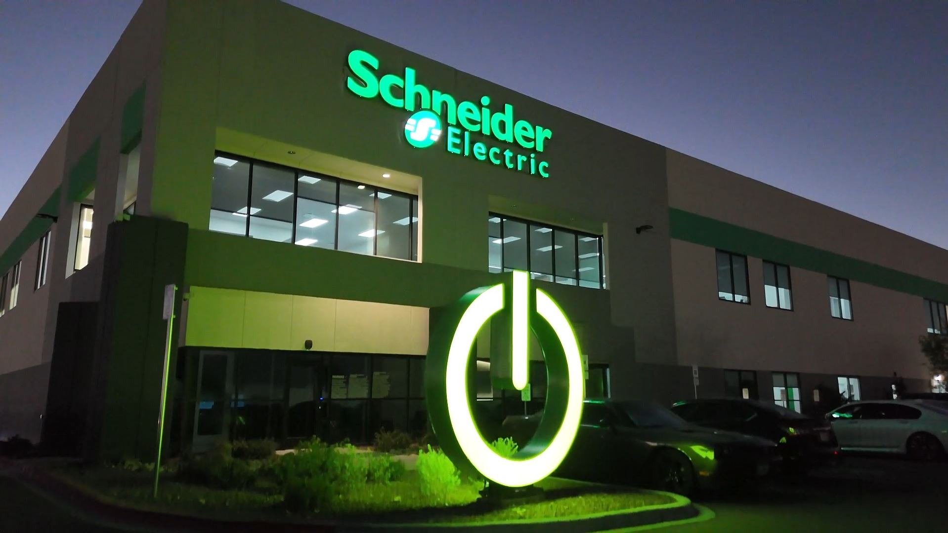 [ad_1] Schneider Electric a semnat un acord major în Statele Unite pentru extinderea infrastructurii IT, concentrându-se pe centre de date dedicate inteligenței artificiale (AI)