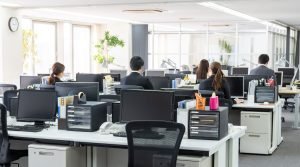 Cercetători: AI-ul ne face să muncim mai mult, nu să ne ușureze sarcinile