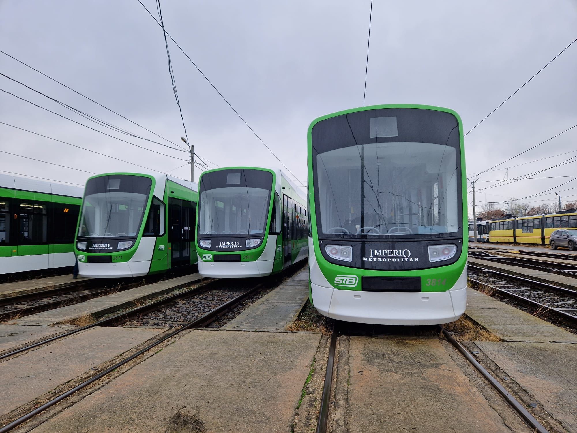Disfuncționalitate pe liniile de tramvai 1, 10, 19, 23, 27 și 49, după ce un camion a deteriorat firele de contact, provocând rănirea unei femei.
