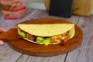 Video: Tacos cu ton și avocado – o rețetă sănătoasă și echilibrată pentru un prânz răcoritor