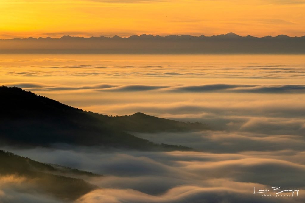 Imagini de toamnă surprinse pe Transfăgărășan: o pauză de respirație și un răsărit spectaculos cu munții Făgăraș în fundal