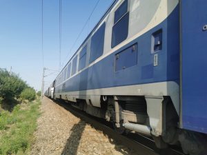 Agenția de Investigare Feroviară din România suspectează o acțiune de sabotaj după incidentul de la Crușovăț, unde un tren de pasageri a lovit o osie de vagonet
