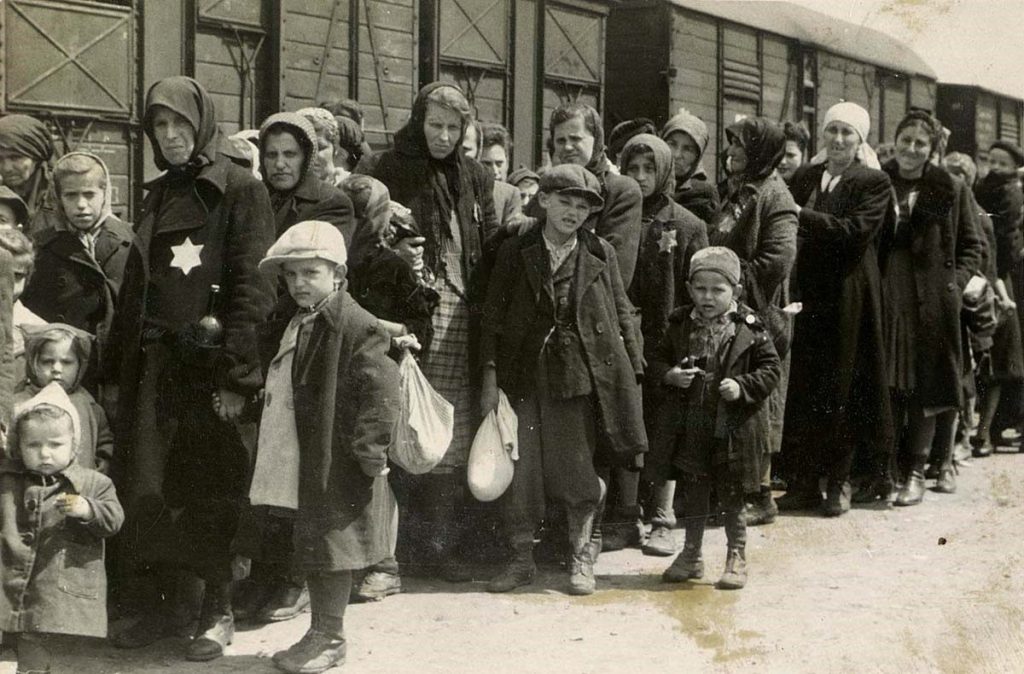 tren-evreu-steaua-lui-david-auschwitz.jpg