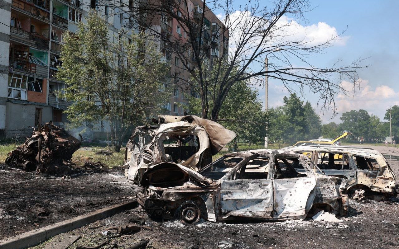 ucraina-harkov-atac-cu-racheta-masini-arse.jpg