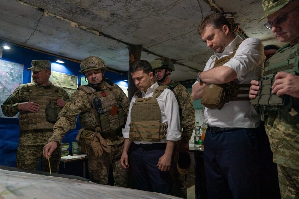 [ad_1] Președintele ucrainean, Volodimir Zelenski, a anunțat că a vizitat forțele armate din zona Zaporojie, în sudul țării, un sector unde armata rusă a raportat noi progrese