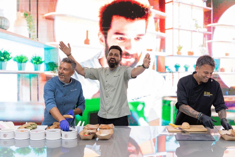 „Discuție cu bucătarii renumiți: Alexandru Sautner, tefan Popescu și Orlando Zaharia. Jurații emisiunii culinare se confruntă într-o provocare a deserturilor”