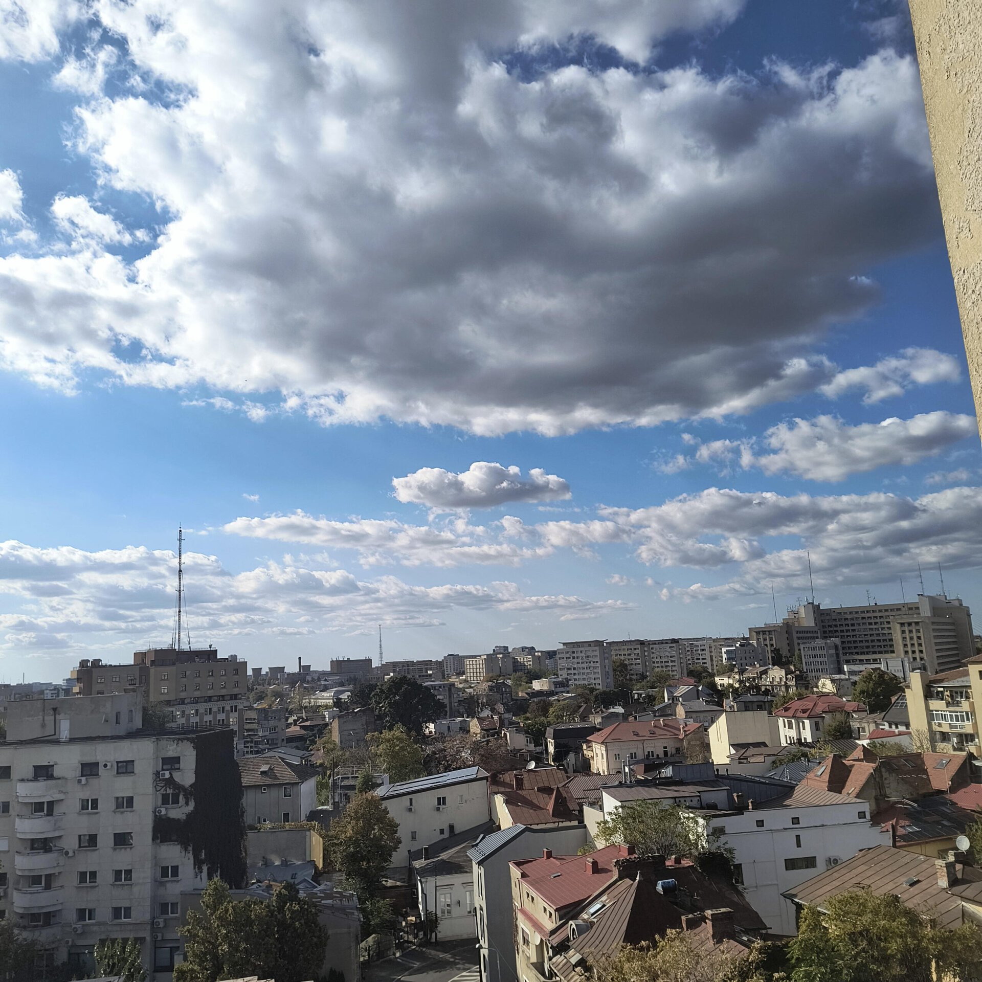 Vremea se menține blândă în București, cu temperaturi peste cele normale Capitala se va bucura de vreme caldă pe parcursul acestui weekend, potrivit prognozelor meteorologilor