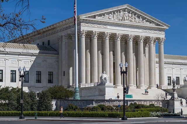 us-supreme-court-building-2225765_640.jpg