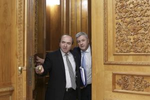 Tensiuni în jurul legislației justiției: Tudorel Toader anunță o carte de amintiri, în timp ce Dragnea insista asupra modificării infracțiunii de abuz în serviciu
