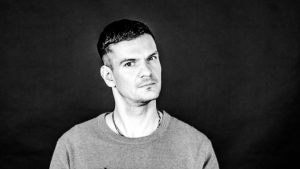 Iată o reformulare a titlului: “Tudor Chirilă, cu o zi înainte de alegeri: a testat programele elective ale principalilor candidați prin intermediul unui model de inteligență artificială avansată și a creat un profil al votantului ideal”