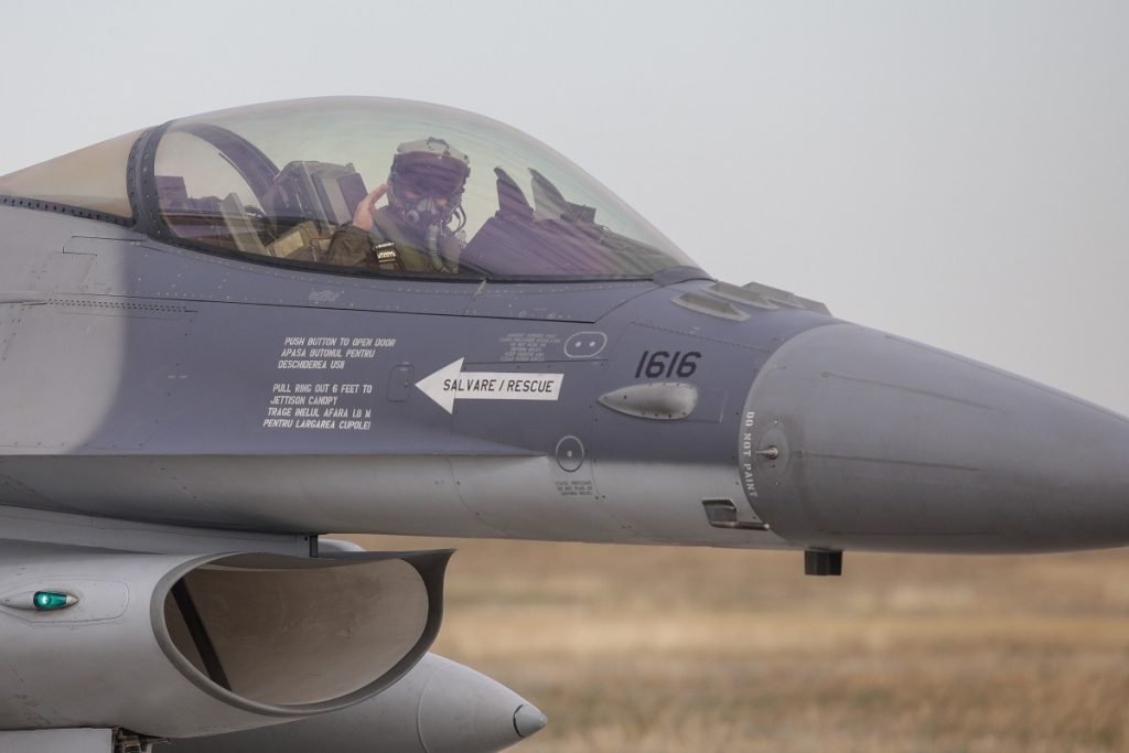 Ministerul Apărării a cerut Parlamentului avizul prealabil pentru semnarea unui acord de instruire a piloților pentru avioanele F-16