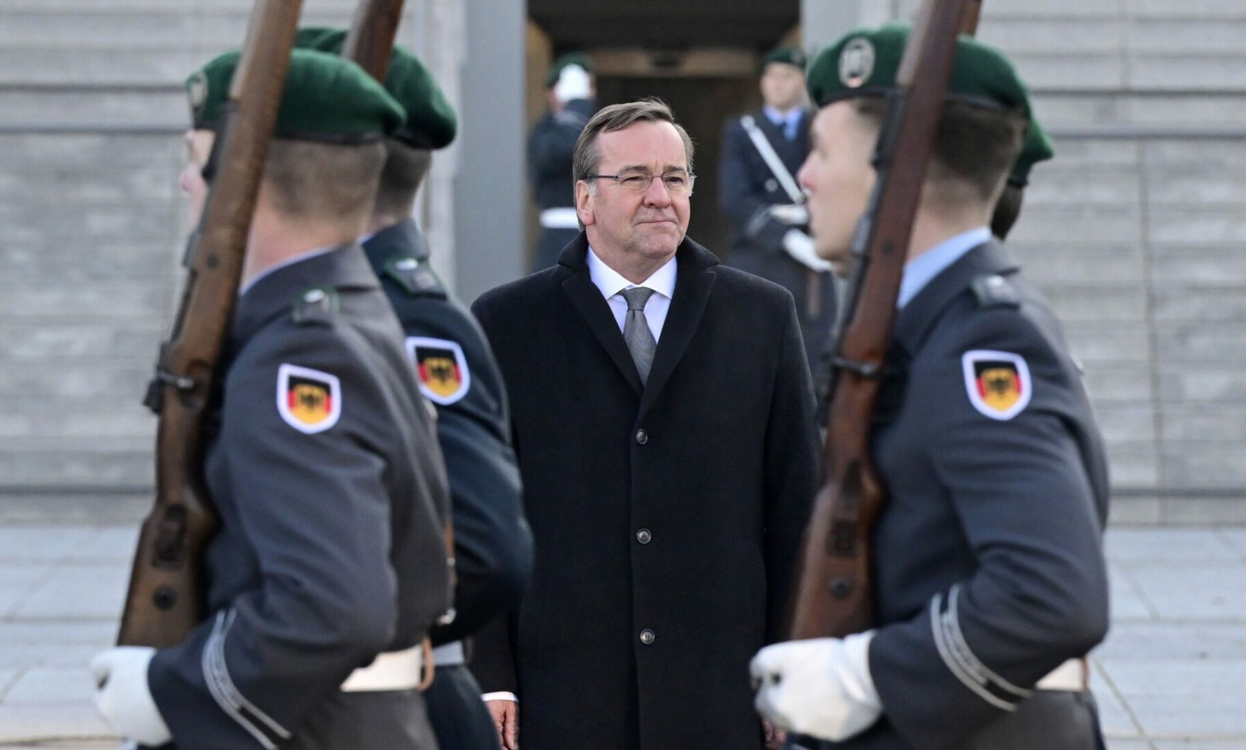 Germania acordă sprijin militar suplimentar Ucrainei în efortul de apărare împotriva invaziei rusești, promițând să livreze încă cinci interceptoare de rachete PAC-3 dacă alte state vor face demersuri pentru a dona în total 30 de unități