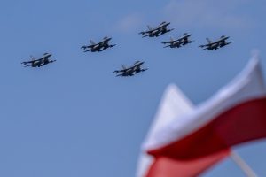 Polonia a mobilizat avioane de apărare pentru securizarea spațiului aerian în urma atacurilor din Ucraina