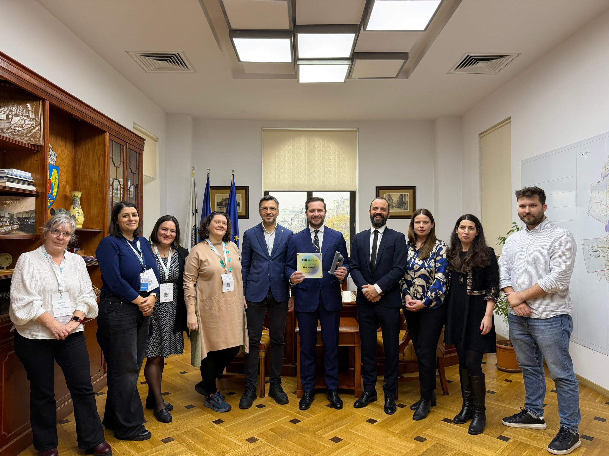 [ad_1] Bucureștiul primește distincția Mission Label M100 București, pe 27 octombrie 2023 – Primarul Stelian Bujduveanu a anunțat că Bucureștiul a obținut oficial eticheta Mission Label M100, o recunoaștere importantă pe plan european