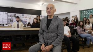 Iată o posibilă reformulare a titlului: “Arhitectul român care a transformat Bucureștiul prin proiecte impresionante de zgârie-nori și aeroporturi. Dorin tefan, omul care a adus culoare și viață într-o capitală până atunci dominată de monotonia epocii comuniste.”