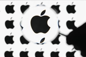 Dezvoltatorii din Europa protestează împotriva taxelor impuse de Apple