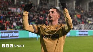 Iată o variantă reformulată a titlului: “Shelbourne suferă o înfrângere zdrobitoare, 0-3, în fața lui Crystal Palace în meciul de Liga Conferințelor”.