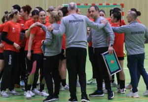 Echipa națională de fotbal a României a decis să anuleze antrenamentul programat înainte de meciul crucial cu Danemarca.