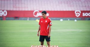 Iată o reformulare a titlului: “Juanlu recunoaște că situația este dificilă, dar acum trebuie să se concentreze pe meciul cu echipa din capitala Spaniei” – știri despre Sevilla.