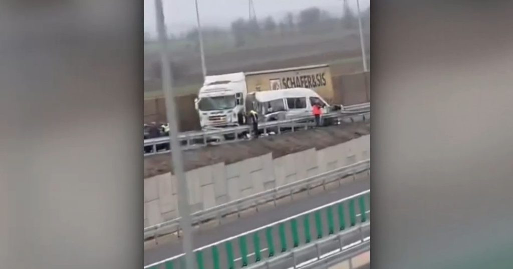 Accident pe noul tronson al Autostrăzii Moldovei, în prima oră de la deschiderea circulației