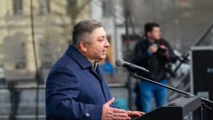 Tișe, liberalul din Cluj, afirmă că are o legitimitate mai mare decât Ciprian Ciucu după ce i-a stabilit rezultatul la alegerile pentru Primăria Capitalei / Ciucu, prim-vicepreședinte PNL, și-a dorit și el această poziție, dar a fost învins prin vot la ultimul congres al PNL