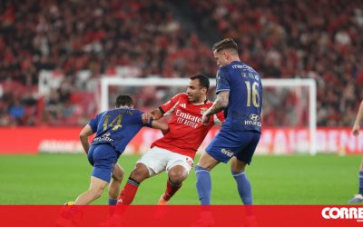 Benfica 1 - 0 Famalicão | Começa a segunda parte - Futebol