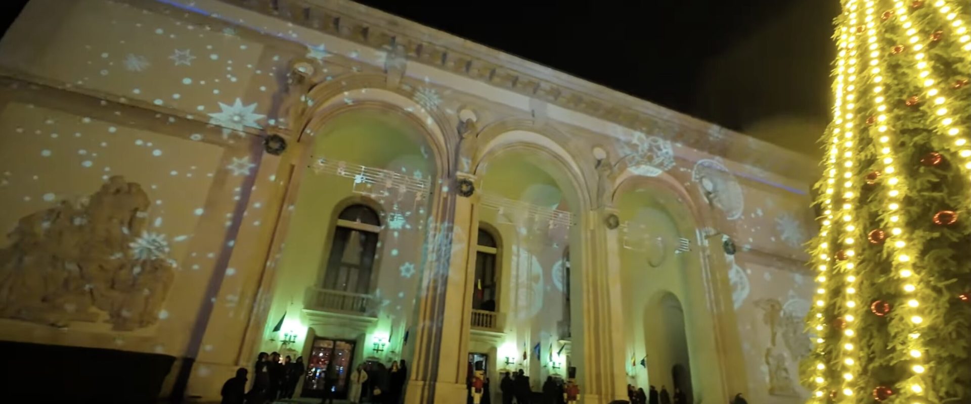 Bucharest-Opera-Christmas-Market-scaled.jpg