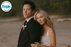 Cassie Randolph se căsătorește cu Brighton Reinhardt în Costa Rica