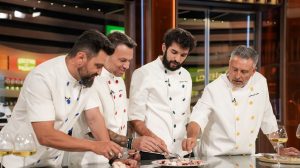 “Chefi la cuțite” 16 decembrie 2025: Seara se încheie cu un verdict surprinzător la proba eliminatorie