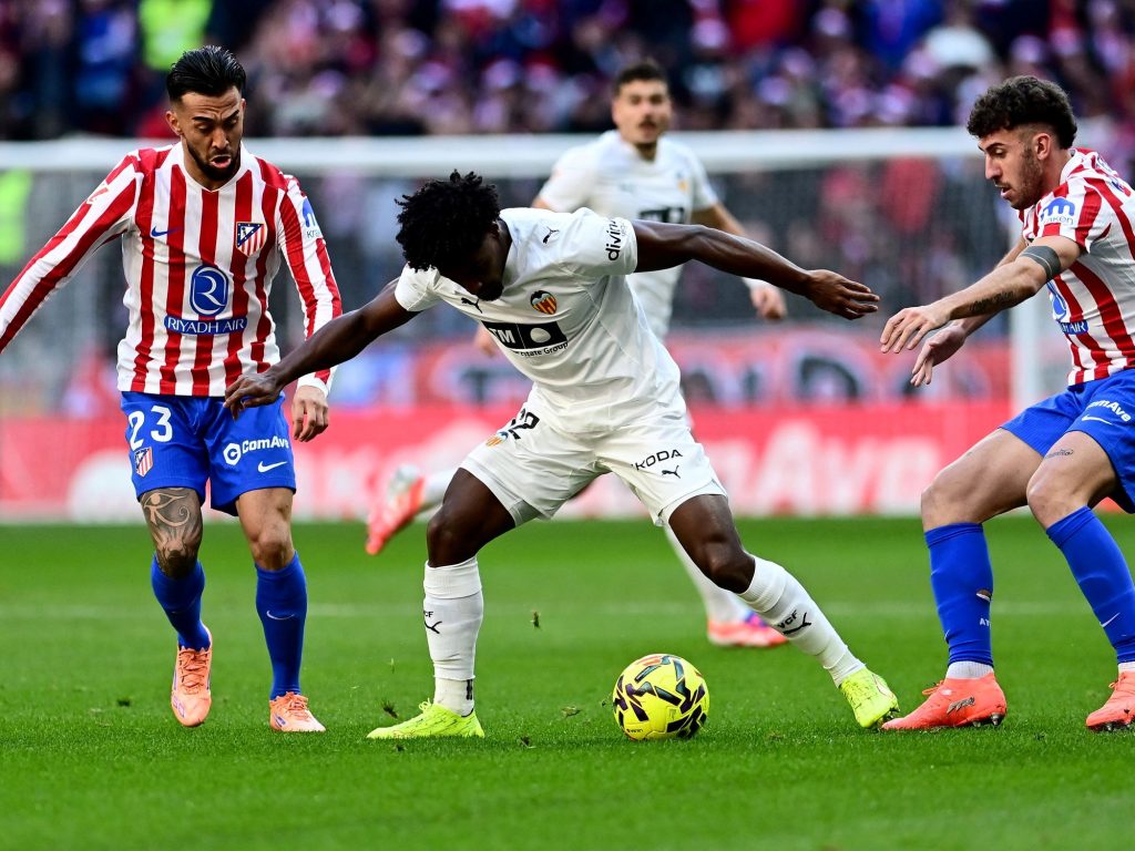 Con Giuliano, Julián, Nico González y Molina de arranque, el Atlético Madrid ya le gana al Valencia en el Metropolitano :: Olé