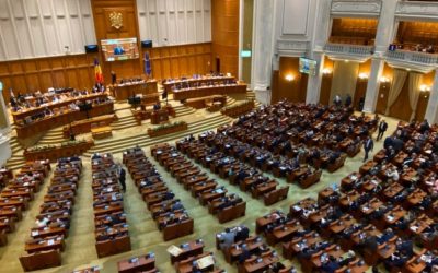 Moțiunea de cenzură împotriva Guvernului Bolojan este dezbătută acum în Parlament