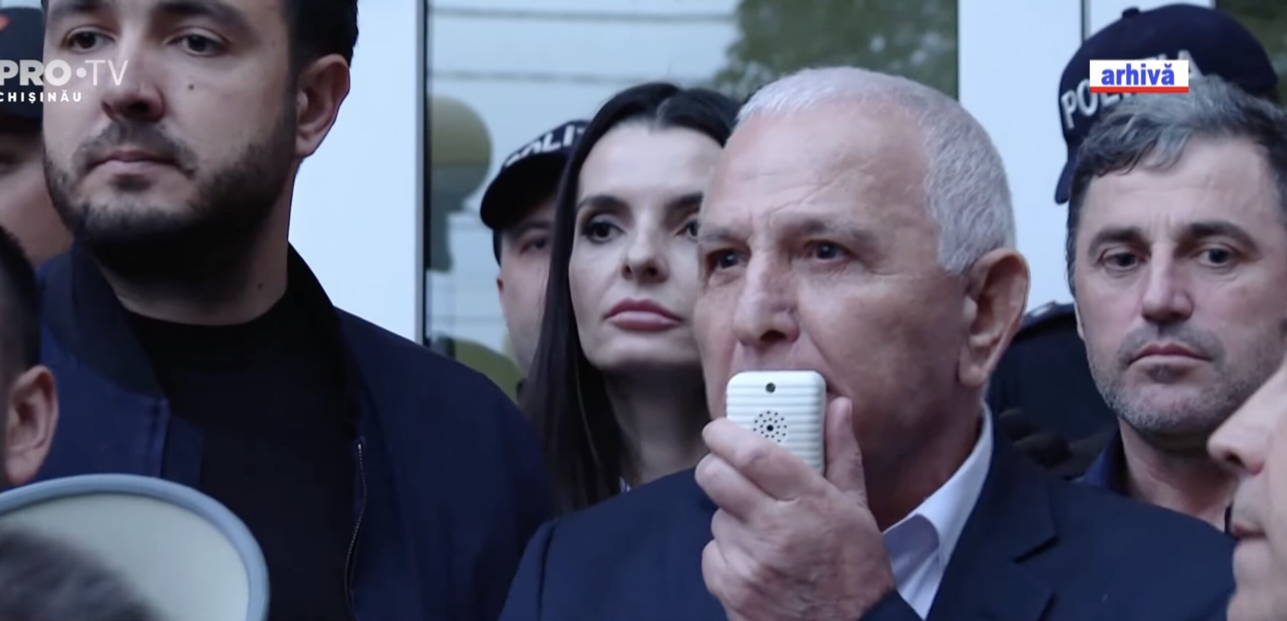 Fostul președinte al Adunării Populare a Găgăuziei, Dmitrii Constantinov, în mișcare după condamnare Dmitrii Constantinov, fostul lider al autoproclamatei Adunări Populare a Găgăuziei, a fost văzut deplasându-se spre zona transnistreană după ce a fost condamnat la 12 ani de închisoare