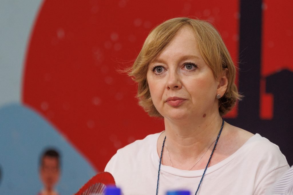 [ad_1] Jurnalista Emilia ercan consideră că decizia Curții Constituționale de a amâna pronunțarea pe reforma pensiilor speciale ale magistraților până pe 28 decembrie, după Crăciun, poate fi un semn că noua variantă a legii va fi respinsă