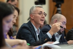 Stelian Ion (USR): „Referendumul” propus de președinte reprezintă o consultare constituțională legitimă a magistraturii; Membrii CSM ar trebui să își dea demisia dacă nu mai beneficiază de sprijinul judecătorilor și procurorilor