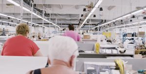 Calida Holding, producător elvețian de lenjerie, a închis fabrica din România, păstrând unitatea din Ungaria; la Sibiu lucra o echipă de 93 de persoane