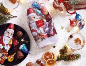 Rezervă-l pentru seara de Ajun: Dulciurile pentru colindători trebuie reînnoite, iar bomboanele și figurinele de ciocolată, soluția perfectă pentru un cadou simplu, dar de efect