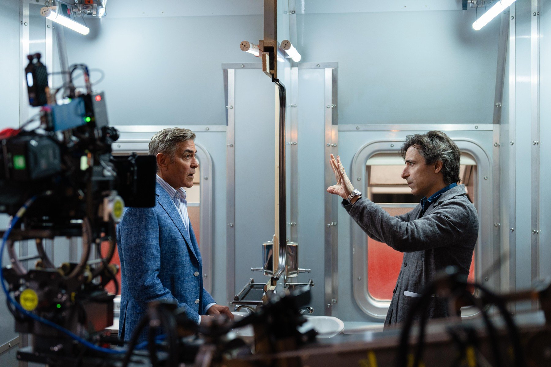 Filmul lui George Clooney a apărut pe Netflix și ridică întrebări.