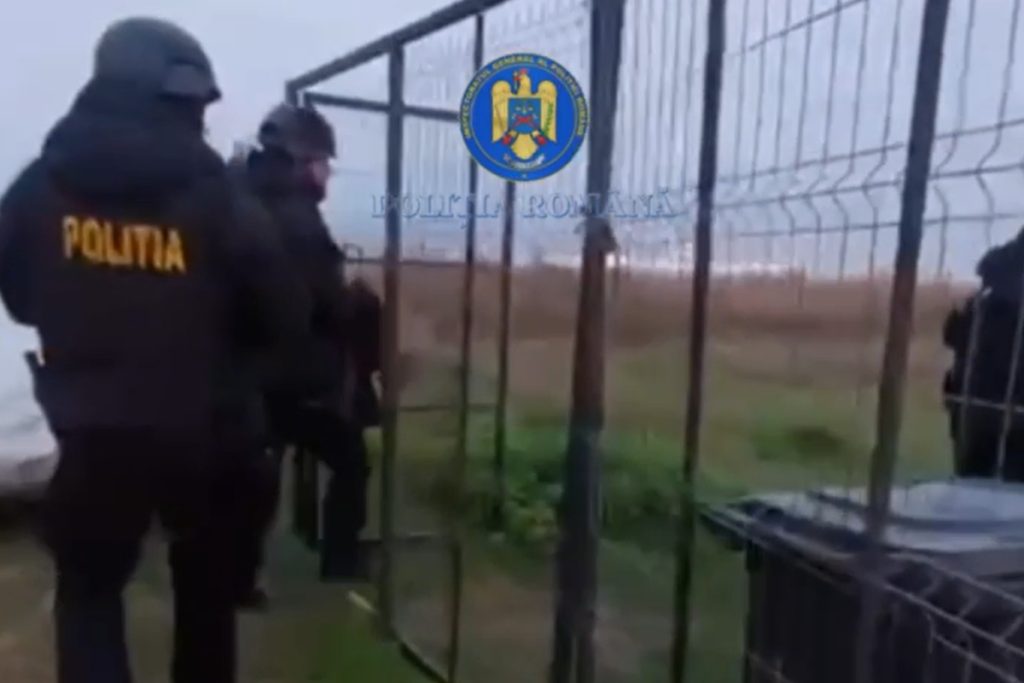 Trei persoane, printre care și un contabil, suspectate de fraudare a fondurilor de întreținere și de furt din fondul de rulment, au fost reținute de autorități pentru utilitățile neachitate și gestionare frauduloasă a banilor destinați întreținerii.