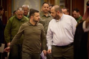 SUA au crescut presiunea asupra lui Zelenski, solicitând concesii, inclusiv teritoriale, conform Axios