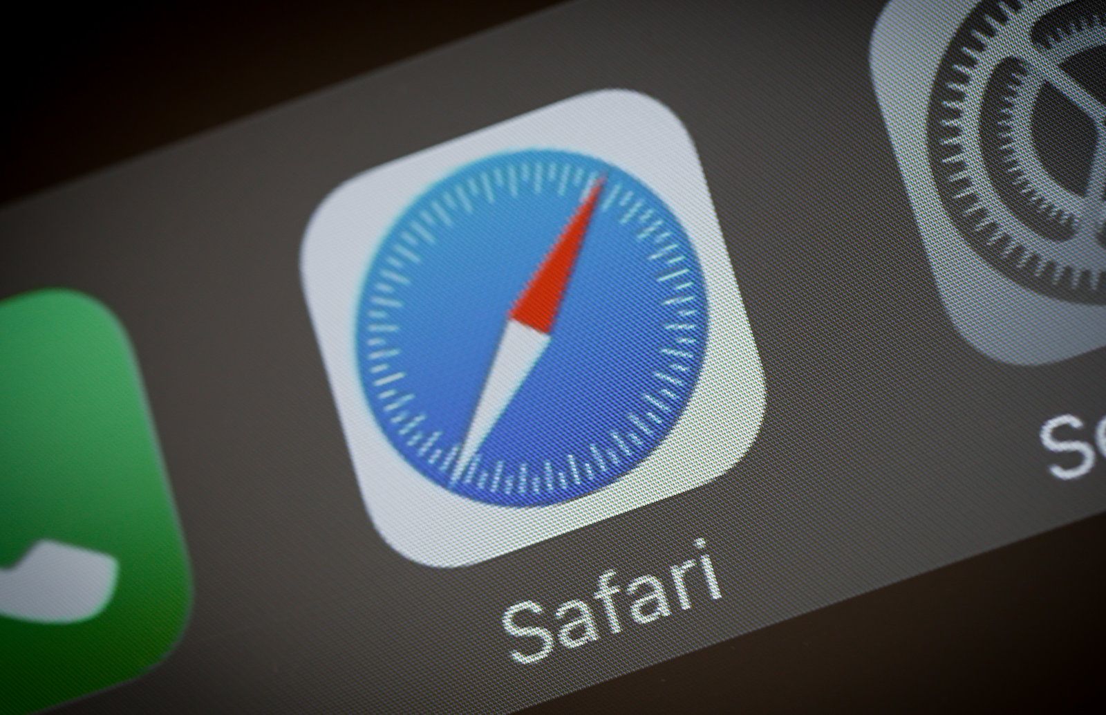 [ad_1] Browserul Safari reprezintă una dintre cele mai eficiente opțiuni pentru utilizatorii de iPhone, iPad și Mac, datorită performanței ridicate și funcțiilor avansate de protecție a intimității