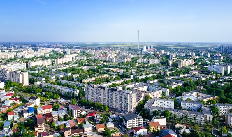 Guvernul a anulat momentan creșterea impozitului local pe apartamentele cumpărate pe firmă – OUG 78/2025